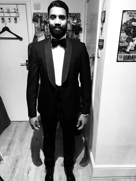 CLASSIC 2-PIECE SHAWL COLLAR TUXEDO SUIT. 100% WOOL