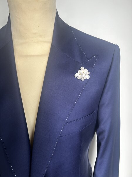 ULTRA COOL 2-PIECE ROYAL BLUE SUIT WITH WHITE CONTRAST STITCH ON LAPEL, HOLE & BUTTONS. 100% WOOL.