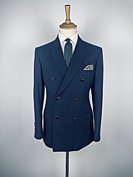 CLASSIC NAVY DOUBLE BREASTED BLAZER WITH GOLD BUTTONS. 100% WOOL