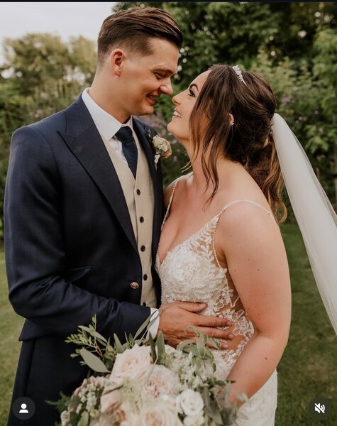 SUPERB 3-PIECE SEPARATE NAVY BLAZER WITH GOLD BUTTONS