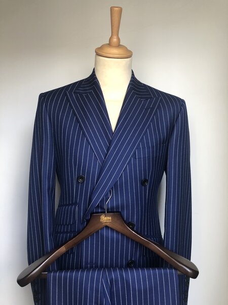 BLUE CHALK STRIPE DOUBLE BREASTED 2-PIECE SUIT 100% WOOL.
