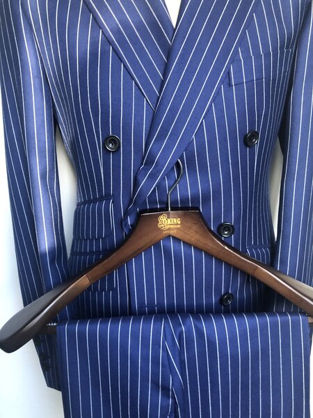 BLUE CHALK STRIPE DOUBLE BREASTED 2-PIECE SUIT 100% WOOL.