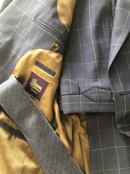 CLASSIC 2-PIECE BLUE WITH SILVER/NAVY OVERCHECK SUIT. 100% WOOL.