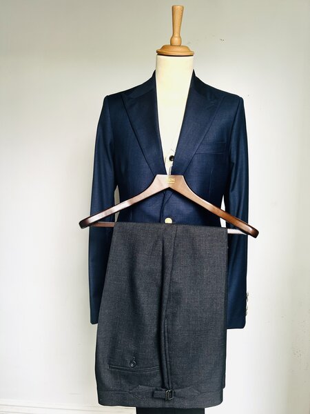 SUPERB 3-PIECE SEPARATE NAVY BLAZER WITH GOLD BUTTONS